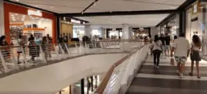 Maximo Shopping Center