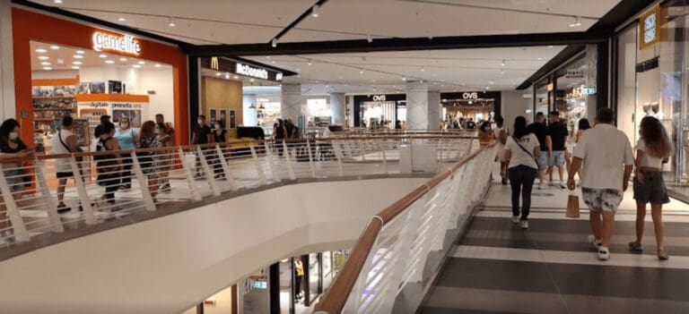 Maximo Shopping Center