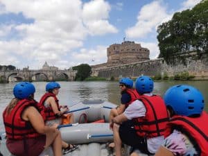 Rome: Urban Rafting Tour to Tiber Island with A Local Pizza