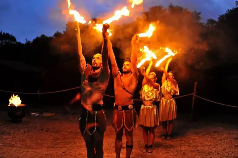 Eat under the stars like a Gladiator with Roma on fire show