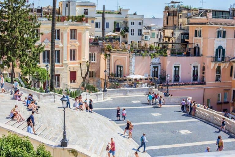 מלונות ליד המדרגות הספרדיות ברומא