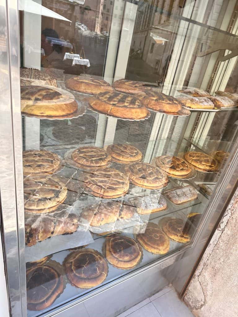 מאפיית העוגות השרופות ברומא