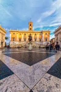 פיאצה כיכר קמפידוליו (Piazza Campidoglio) ברומא