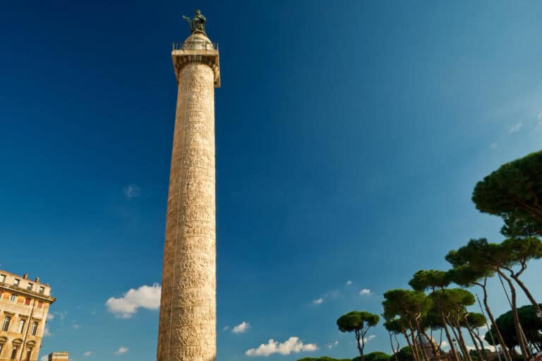 עמוד הקיסר טריאנוס - COLUMN OF TRAJAN ברומא