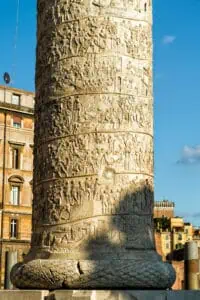 עמוד הקיסר טריאנוס - COLUMN OF TRAJAN ברומא
