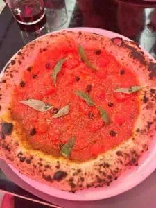 פיצת אבטיח ב Seu pizza Illuminati