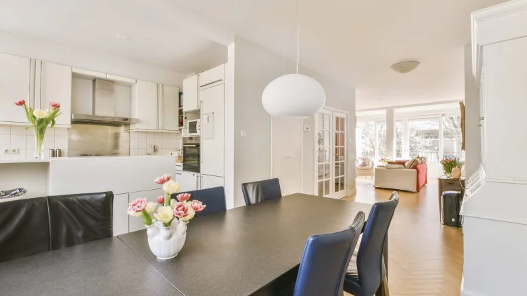 מטבח מאובזר בדירת נופש בסגנון Airbnb ברומא